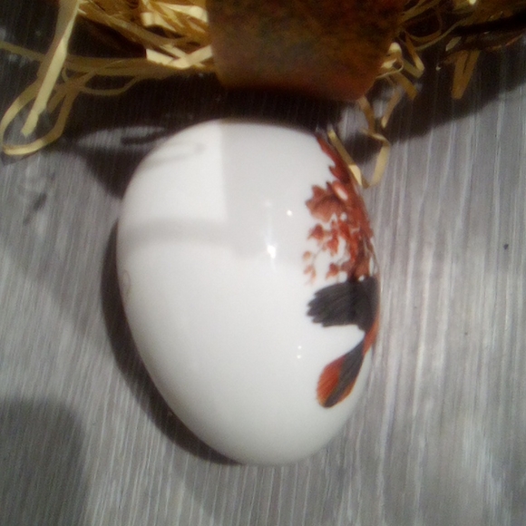 Avon Limited Edition Season Eggs 1984 - Picture 6 of 13